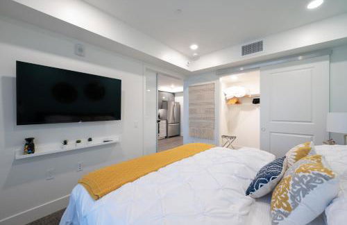 Downtown-Elevator-King Bed-Garage Parking-Laundry - Foto 31