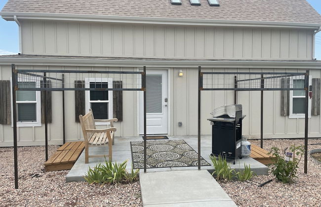 Bright and Stylish Home Great Central Location! - Foto 30