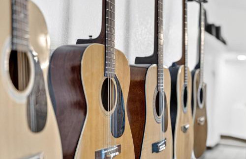 4BR Desert Oasis near Valley and Vegas - Foto 44