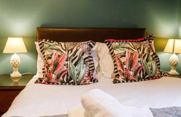 Bright and Well-Kept 3-Bed Property! Free Parking - Foto 34