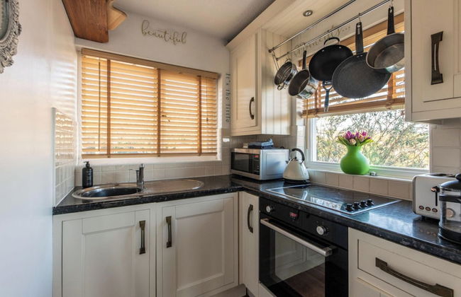 1 Bed Flat - Sleeps 2 - Pets - Balcony - Parking - Foto 5