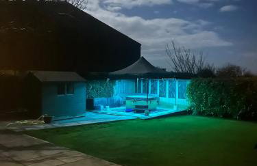 Homely Pembrokeshire Farmhouse - Photo 3