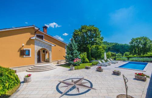 Villa Ritoša, a beautiful pool villa surrounded by greenery - Photo 7