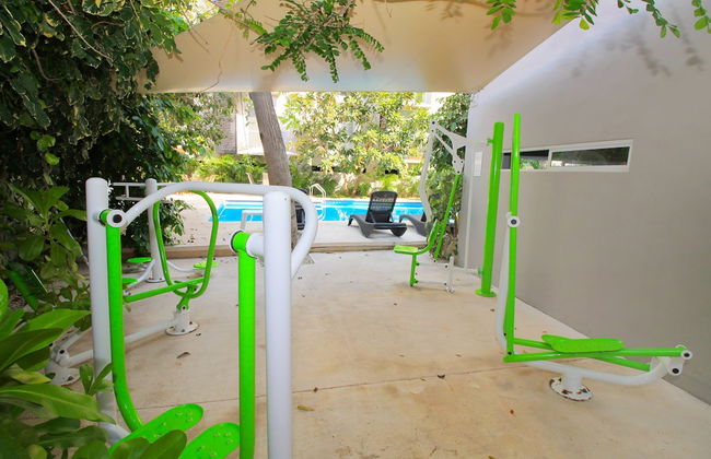 Riviera Towers 2BR & Pool - Foto 21