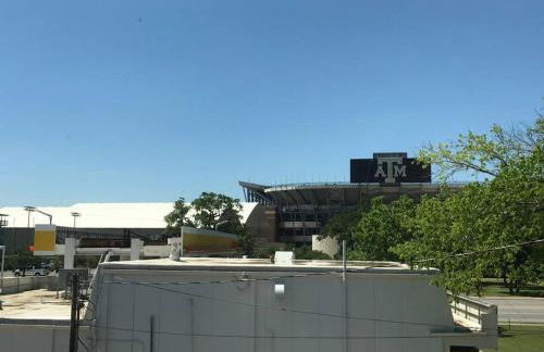 1 Bedroom Guest House Across the Street From Kyle Field - Foto 12