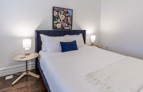 Ann Avenue Modern 3BR Home, Near Downtown with Free Parking - Photo 12