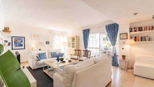 Apartment, front line beach, in Las Arenas, Bahía de Marbella - Photo 1