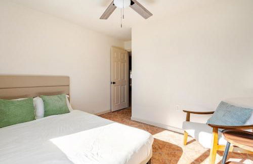 l NEW l 5BR 3BTH Large and Modern Home l Central LOC l 1 ACRE lot - Foto 47