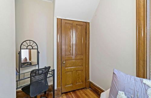 Pet-Friendly Benton Park 1BR Apt with Private Backyard - Foto 24