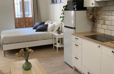 Castle View Apartments - Photo 1