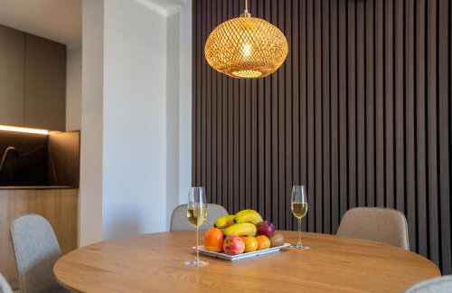 Apartamento de Lujo con Jacuzzi Privado, Piscina y Vistas al Mar - Foto 34