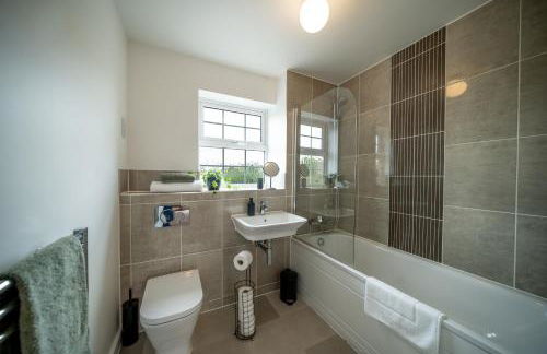 Peaceful 3 BD with 2 King Beds - Photo 14