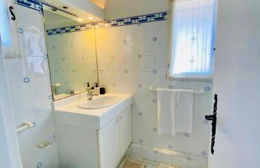 Panoramic Sea View Villa in private residence with pool - Photo 49