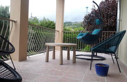 CONDRIEU appartement 1 er et parking voiture vélo - Foto 9