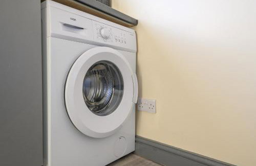 Suite in Leeds Shared Kitchen Parking2 - Pass the Keys - Photo 26