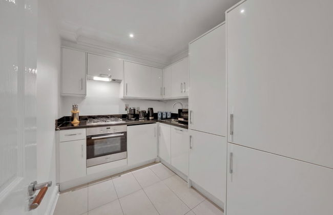 The Hertford Boutique - Photo 30