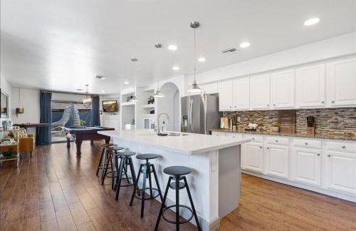 5 Bedroom 4 Bath Boutique Home PREMIUM LOCATION + heated pool option - Foto 5