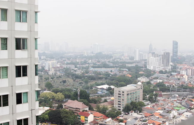 Great Location And Comfy 2Br Apartment At Thamrin Residence - Photo 26