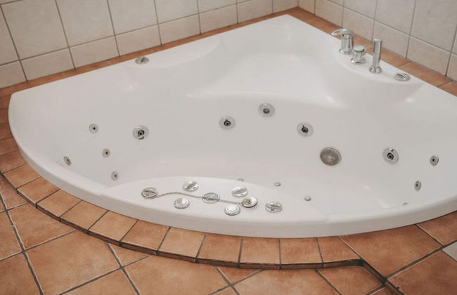 Nice Room With Free Breakfast, Spa Bath - Photo 44