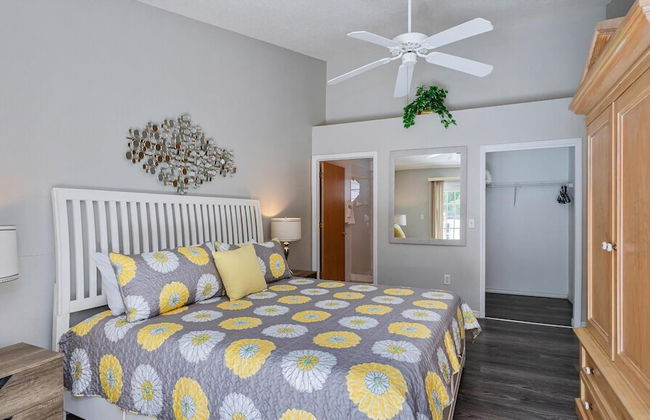 Villas at Island Club Community, Pools, Jacuzzi and More! - Photo 19