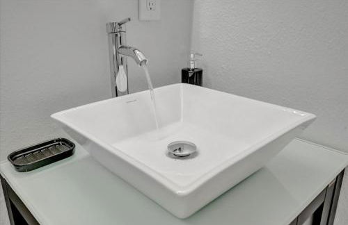 Sleeps 8 Near Busch Gardens with BBQ and Fenced Yard - Foto 24