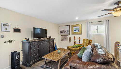 Mile to Beach! Tiki Master Suite - Foto 3