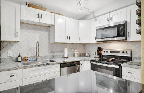 Firepit, Bikes & BBQ! Sleeps 10, 12 mins to Beach! - Photo 26