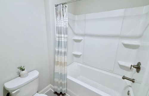 Luxury 5 Bedroom 4 bath open kitchen living room - Foto 8