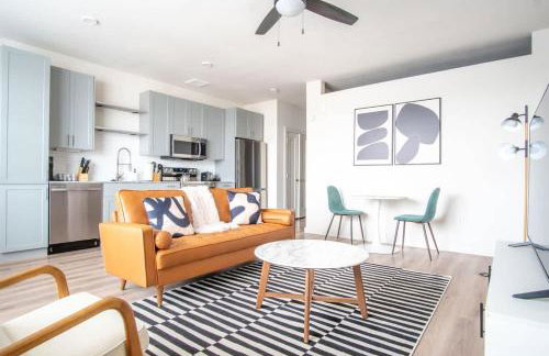 Comfortable 1BR Suite w Pool Parking Gym 08 - Foto 1