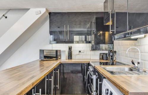 Cozy Riverside Cottage in Hertford Town with Parking - Foto 30