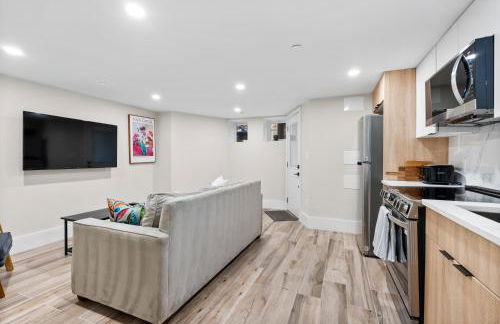 5-Bedroom Home with 2 Kitchens & Rooftop Deck, U Street and Shaw - Foto 10