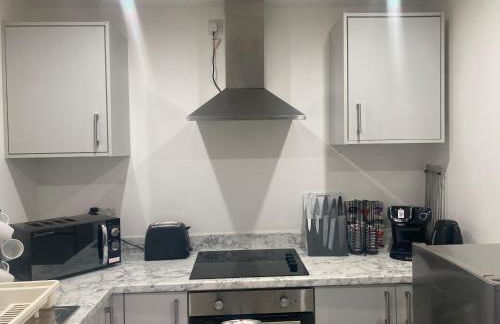 Lancing Apartments - Spacious 2 Bed - Sleeps 6 - Burnham Village - Foto 14