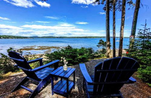 Romantic Waterfront Cottage with Private Beach & Fireplace Near Hancock, Maine - Photo 9
