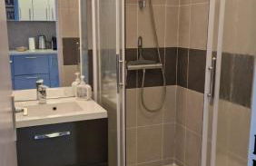 Studio cabine climatisé et loggia au calme avec linge et parking inclus - Foto 18