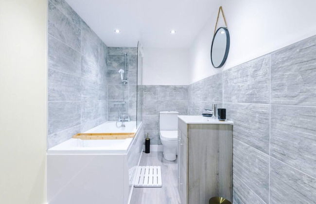 Old Trafford Two-bedroom Stay by Belvilla - Photo 19