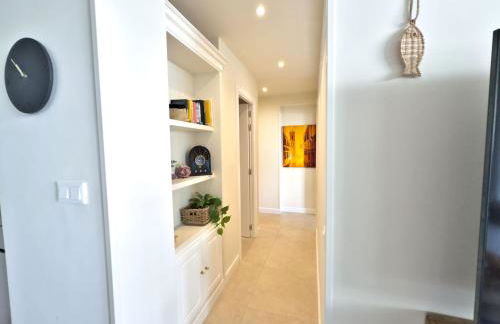 Boho Chic Apt, Frontline Sea & Paseo Views - Photo 17