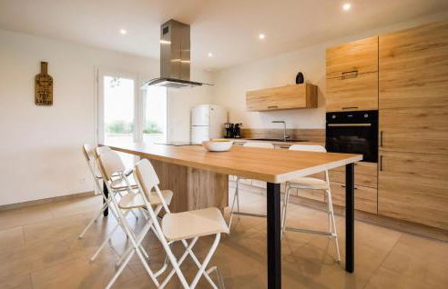 Awesome Home In Bacilly With Wifi - Foto 14