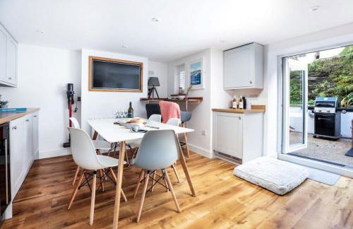 Beach Lovers Paradise in Portreath - With Sea Views & Log Burner just 100m from beach - Photo 27