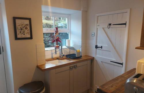 Sett Cottage, Hayfield - Photo 9