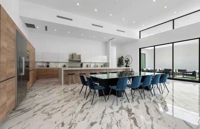 Sleeps 20 7-bedroom Villa w/ Pool, Putting Green & Hot Tub Bravo Villa #11 by Avantstay - Foto 29