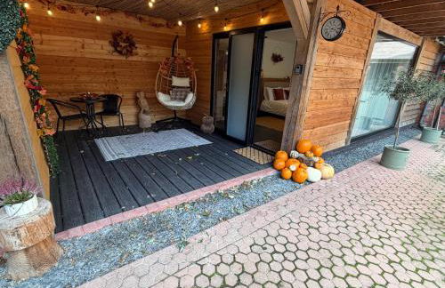 Luxury Courtyard Studio in Llangollen - Photo 2