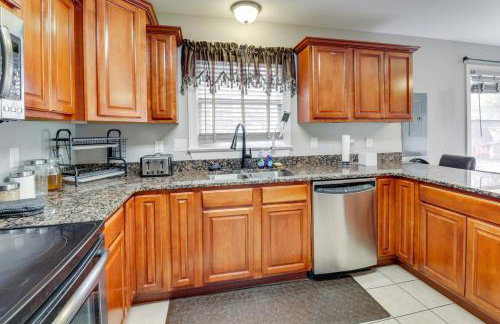 Centrally Located Hampton Roads Home w/ Game Room! - Foto 9