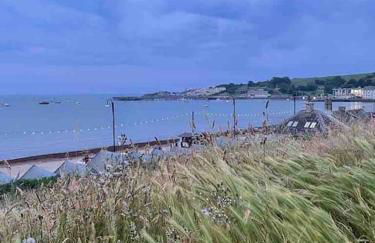 Swanage Bay Coastal Apartment - Photo 29