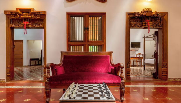 Coin salon dans le hall