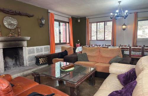 Casa para fiestas 16 personas, barbacoa y terraza - Photo 25