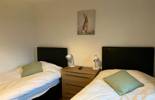 Berryhill East Steading - 3 bedroom 2 bathroom self-catering - sleeps 6 - Private off-road parking - Yard & Shed - Suit Contractors - Peterhead 1 mile - Newly Refurbished - Underfloor Heating - Drying Room - Golf Driving Range - Cafe - Extensive Footpaths - Foto 12