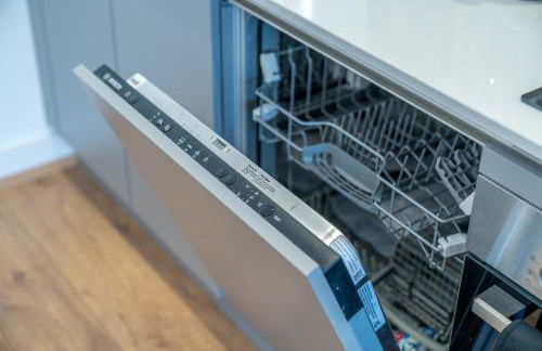 Skyvillion - London River Thames Top Floor Apartments by Woolwich Ferry, Mins to London ExCel, O2 Arena , London City Airport with Parking - Foto 79