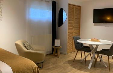 Studio calme avec Parking accès rapide Eurexpo Le Chasseland - Foto 4