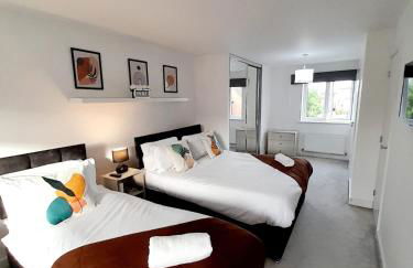 Spacious 4BR House with 2 Bathrooms and 1 WC ideal for Families, Professionals and Relocators near NEC, BHX, HS2 and JLR with Travel Cot, Pets Allowed and Free Parking - The Home Makers Hub - Foto 19