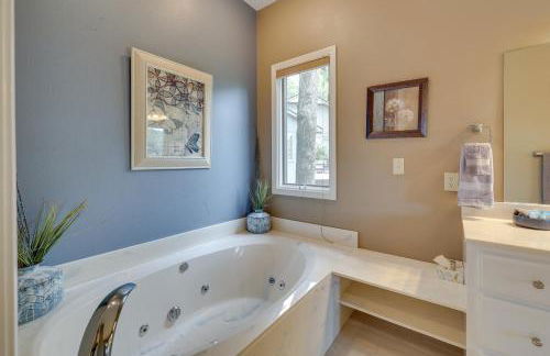 Bella Vista Home with Kayaks and Deck on Loch Lomond! - Photo 17